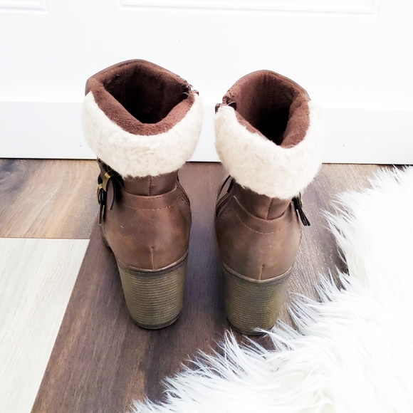 Heeled booties - Picture 3 of 6